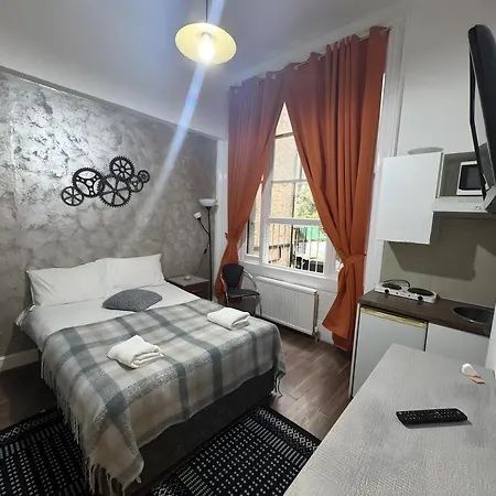 Remarkable Studio Apartment In London